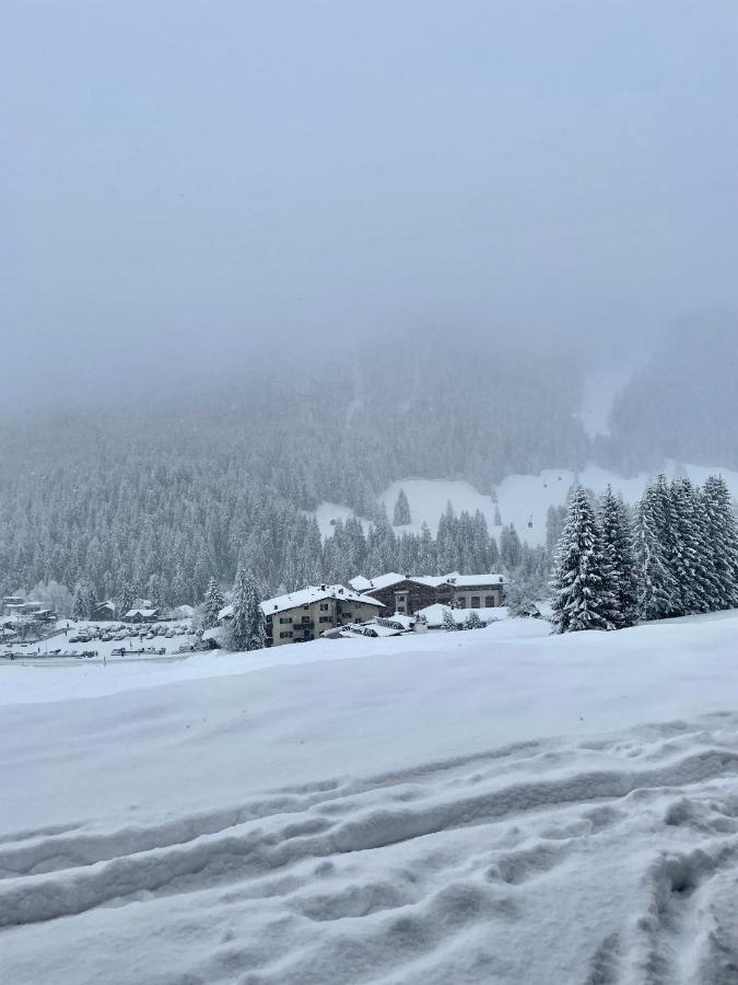 Surrounded By Green - Luxury Chalet At The Foot Of The Dolomites Leilighet La Villa  Eksteriør bilde